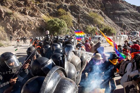 El gobierno jujeño apuesta a una escalada: criminaliza la protesta y se intensifican los cortes de ruta. 