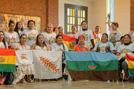 Mujeres campesinas reunidas para combatir los efectos del cambio climático