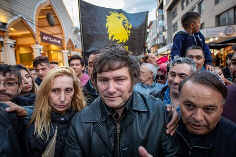 Javier Milei, de campaña junto a su hermana.