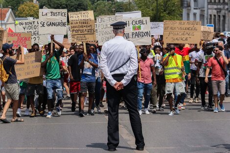 La protestas siguen en varias ciudades con menor violencia.