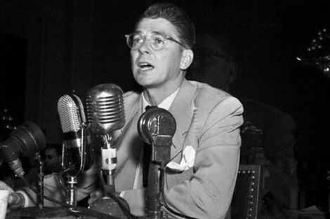 Ronald Reagan denuncia infiltración comunista en el SAG, en octubre de 1947.