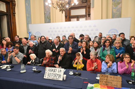 Un amplio espectro de dirigentes se pronunció en el salón Delia Parodi del Congreso.