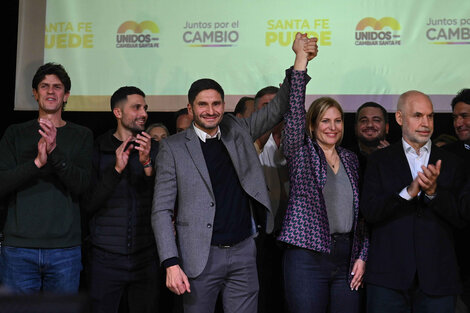 Maximiliano Pullaro y su vice, Gisela Scaglia, subieron al escenario junto a Rodríguez Larreta y Lousteau.