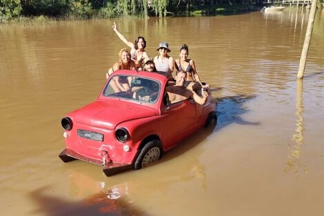 Un Fiat 600 navega por el Delta y sorprende a todos: conocé su historia