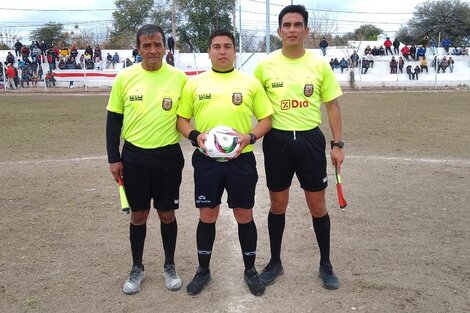 Sacaron con la policía a una periodista que estaba cubriendo un partido de fútbol