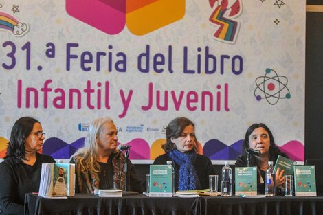 Cristina Gómez Giusto, Irene Strauss, Paula Bombara y Natalia Porta López en la presentación. 