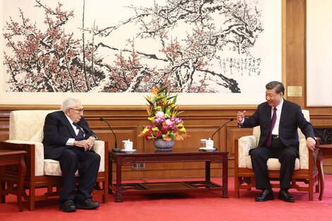 Xi Jinping recibió en Beijing a su "viejo amigo" Henry Kissinger