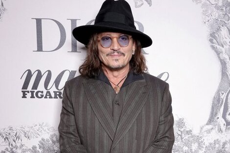 Johnny Depp fue encontrado inconsciente en la habitación de un hotel durante una gira con su banda Hollywood Vampires.