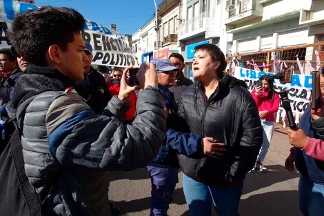 La mamá de Cecilia Strzyzowski se enfrentó con manifestantes que pedían la liberación de Emerenciano Sena 