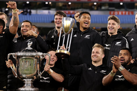 Los All Blacks aplastaron a Australia y ganaron el Rugby Championship