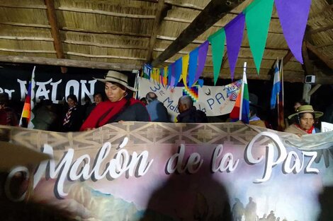 El Tercer Malón llegó anteayer, pasó ayer por el Monumento y siguió viaje.