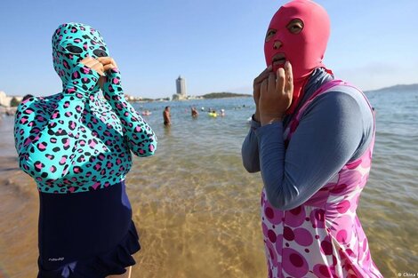 facekinis en las playas de Europa