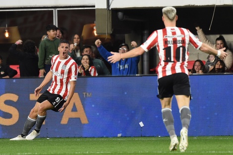 Estudiantes goleó a Goiás y se acerca a los cuartos de final de la Sudamericana