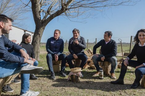 Diego Santilli y Facundo Manes, en desayuno campero, en Salto. 