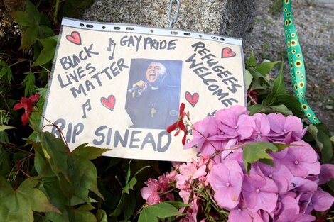 Miles de personas despidieron este martes a Sinead O'Connor en Dublin.  (Fuente: AFP)