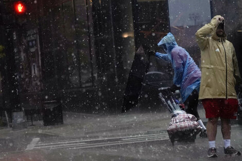 Tormentas en este de EEUU dejan al menos dos muertos y miles de personas sin electricidad.  (Fuente: Télam)