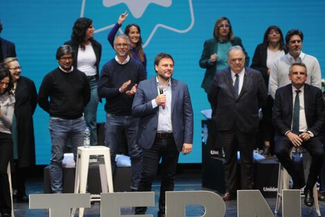 Leandro Santoro, anoche, en el acto de cierre en el Gran Rex.  (Fuente: Guadalupe Lombardo)