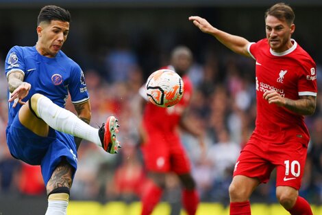 Enzo Fernández y Alexis Mac Allister en Chelsea-Liverpool (Fuente: NA)