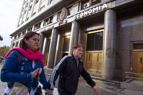 El edificio de Hacienda, centro de reuniones políticas y económicas (Fuente: Bernardino Avila)