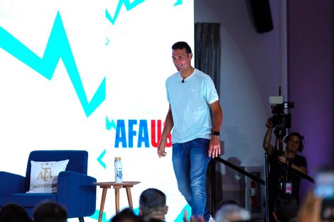 Lionel Scaloni durante la presentación.