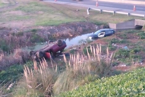 Así quedaron los autos tras el impacto. 