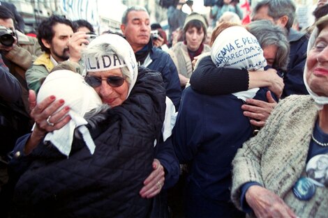 La emoción de las Madres al anularse las leyes de olvido. (Fuente: Adrián Pérez)