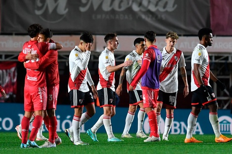 La frustración de los jugadores de River luego del partido (Fuente: Télam)