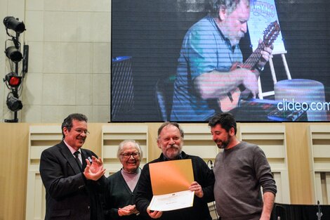 Goldman junto a Tristán Bauer, Adolfo Pérez Esquivel y Franco Vitali.  (Fuente: Sandra Cartasso)