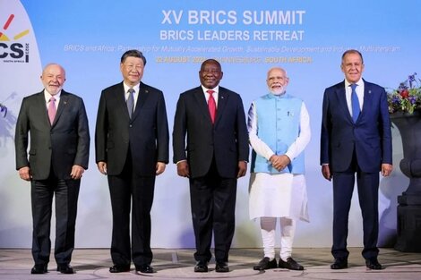 Lula en la reunión de los países que conforma los Brics, no olvidó de dar soporte a la Argentina.  