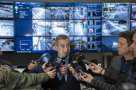 "También estarán acá las paradas segurdas de colectivos", dijo Javkin.