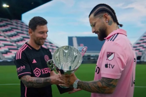 Messi y Maluma n el clip "Trofeo". Imagen: Captura de video