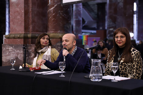 Docentes Mariela Mases, Pablo Urbatiel y Fernanda Fernández. (Fuente: Camila Casero)