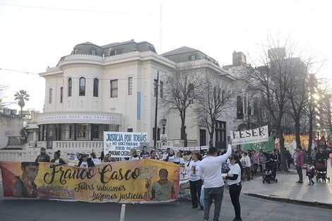 La marcha es su paso frente al Museo de la Memoria. (Fuente: Sebastián Vargas)