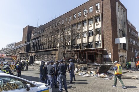 Tragedia en Johannesburgo: más de 70 muertos en un incendio en un edificio ocupado (Fuente: AFP)