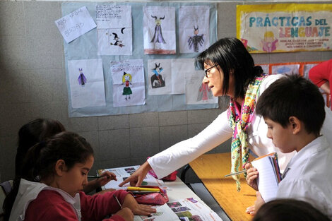 Por qué se celebran el Día Maestro y el Día del Estudiante. 