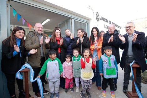 Kicillof encabezó la inauguración formal del Jardín de Infantes N°952 de Lomas de Zamora.