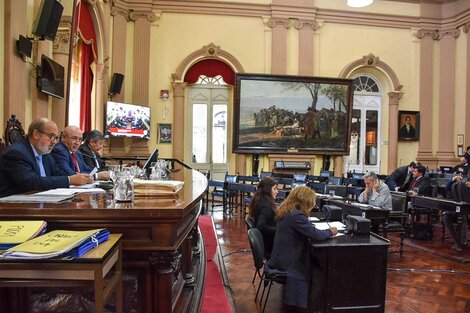 Enojo en el Senado por un amparo de docentes autoconvocados 