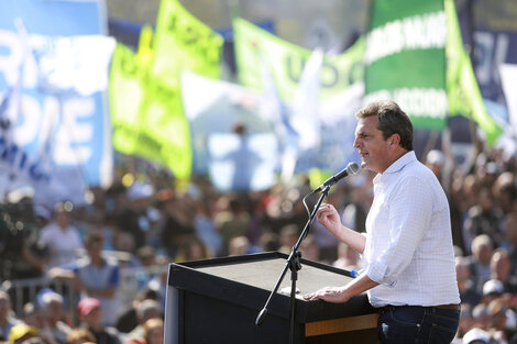 Massa al frente del acto que se desarrolló en el predio del Hipódromo de San Miguel de Tucumán.