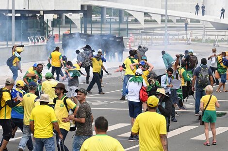 Activistas y militares bolsonaristas intentaron impedir que Lula asuma la presidencia del Brasil.