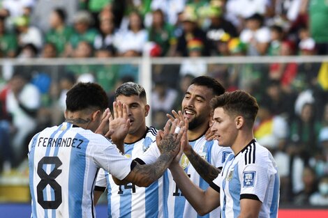 Argentina hizo un muy buen partido en la altura de La Paz, y goleó a Bolivia por 3 a 0. 