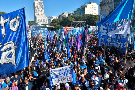 Los movimientos sociales y una muestra de apoyo a Sergio Massa