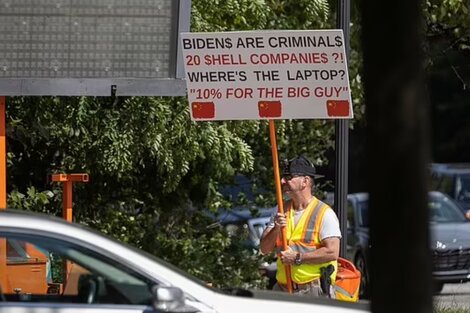 Un hombre armado protestó frente a la casa de Joe Biden en Delaware