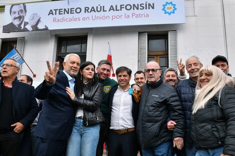 Alak, Carmela Moreau, Kicillof, Moreau y Jano.