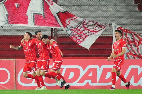 Copa de la Liga: Huracán ganó una "final" clave por la permanencia