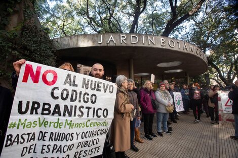 Ordenan al Gobierno porteño que cese la construcción de sanitarios en el Jardín Botánico  