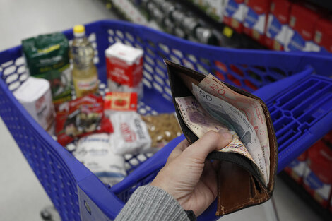 Inflación semanal: Economía informó una caída y se entusiasma con la desaceleración de precios