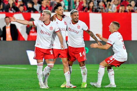 Un error insólito le costó el empate a Newell's vs. Estudiantes