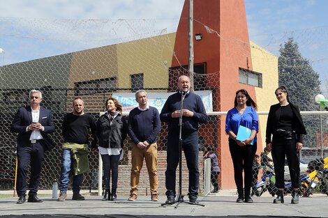 El gobernador Perotti con el intendente Javkin, el rector Bartolacci y funcionarios nacionales.