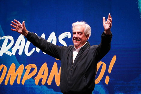 Tabaré Vázquez ganó las elecciones presidenciales de Uruguay el 31 de octubre de 2004 y el Frente Amplio rompió el histórico bipartidismo en ese país