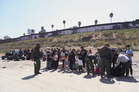 El gobierno de Biden ampliará el muro en la frontera con México